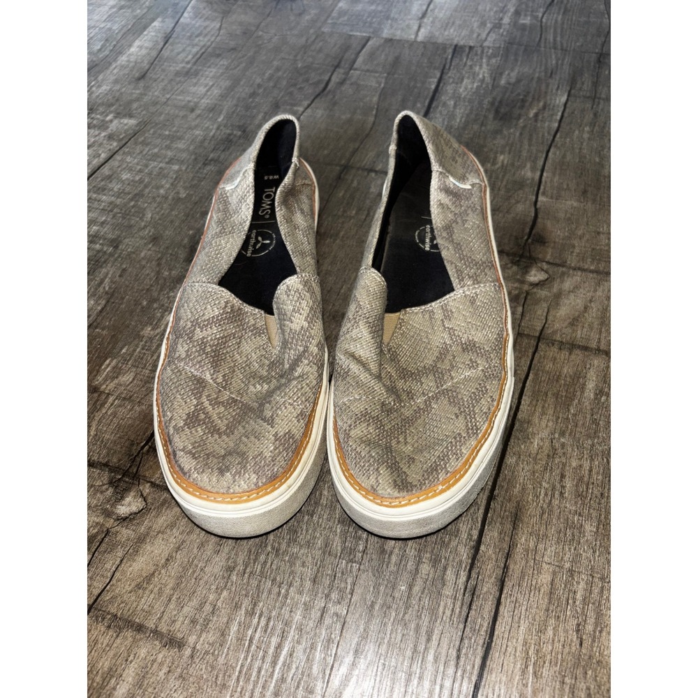 Toms Earthwise Snakeskin Print Slip On Sneakers Womens 8.5 Grey Tan Platform